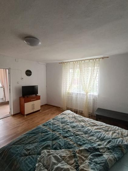 Casă individuală cu 2 camere cu Canalizare în Central