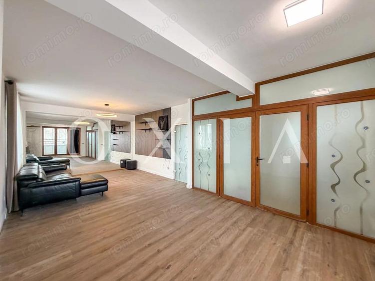 Apartament cu 5 camere decomandat în Complex Studențesc