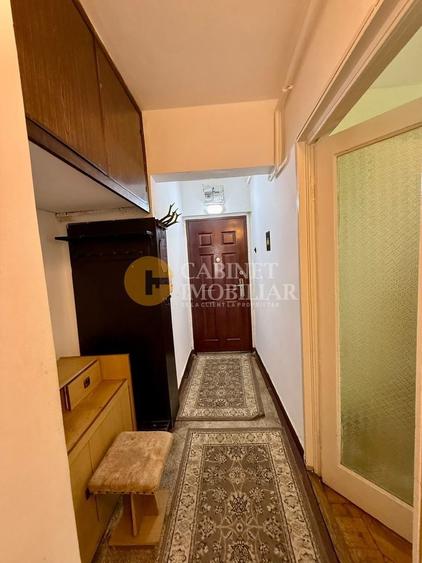 Apartament cu 2 camere semidecomandat, mobilat în Central