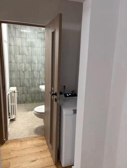 Apartament cu 3 camere semidecomandat în Dosu Bricii