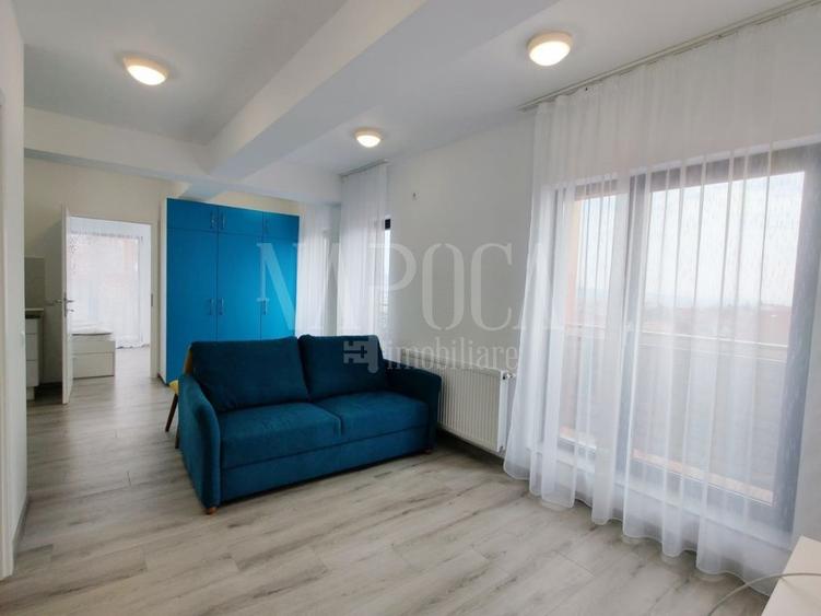 Apartament cu 8 camere decomandat în Gruia