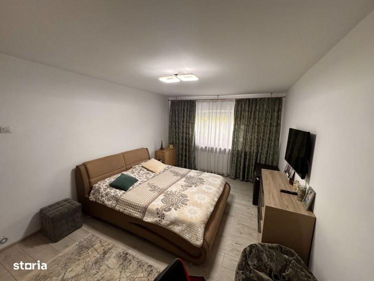 Apartament cu 2 camere decomandat în Rovine