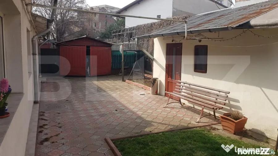 Casă cu 11 camere cu Teren 720 Mp în Ultracentral