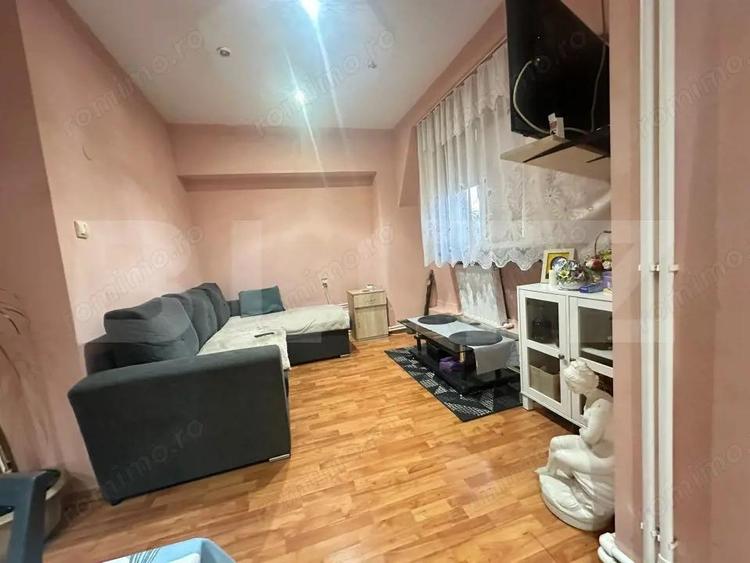 Apartament cu 3 camere decomandat în Cetate