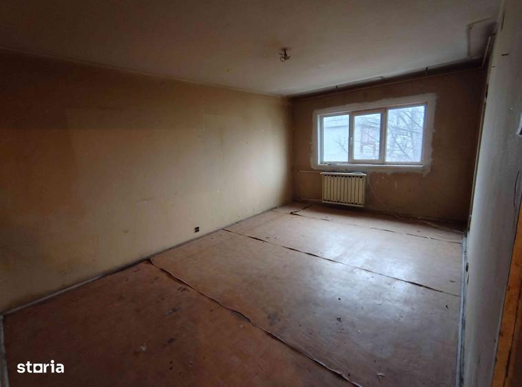 Apartament cu 3 camere decomandat în Militari