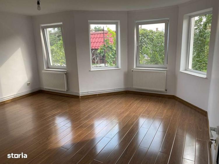 Casă cu 3 camere în Trifești