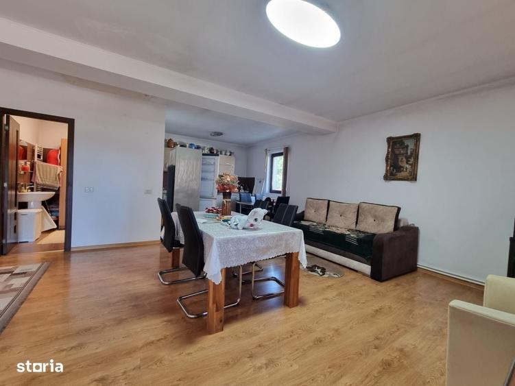 Casă cu 3 camere în Letea