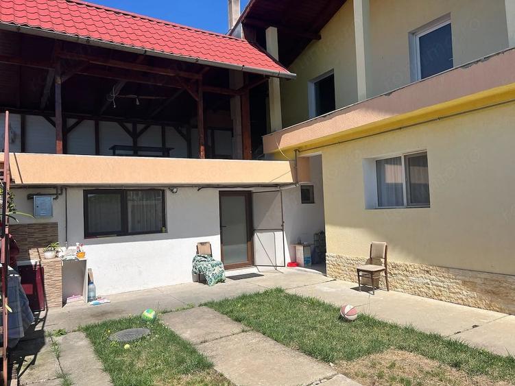 Casă cu Teren 250 Mp în Central
