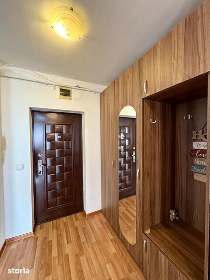 Apartament cu 3 camere semidecomandat în UTA