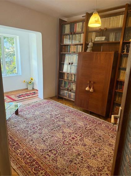 Apartament cu 3 camere decomandat în Girocului