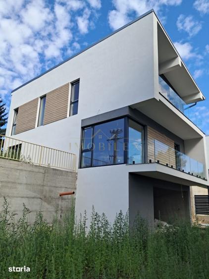 Casă cu 5 camere cu Teren 600 Mp în Vasilați