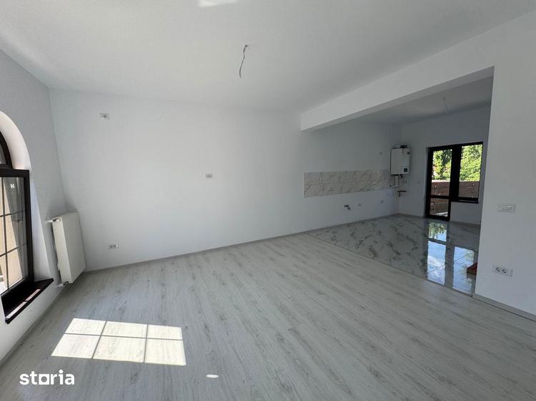 Casă cu 4 camere cu Teren 350 Mp în Mihai Eminescu