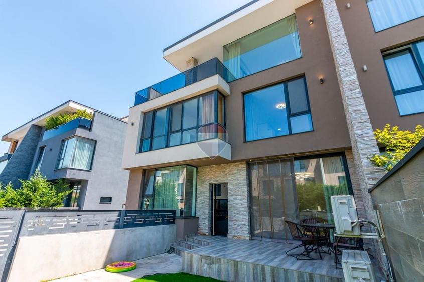 Casă cu 5 camere cu Teren 149 Mp în Est