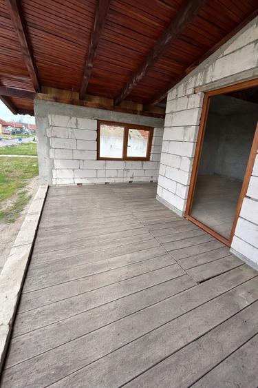 Casă cu 3 camere cu Teren 2875 Mp în Bethausen