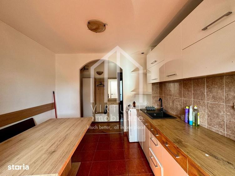 Apartament cu 3 camere decomandat în Sub Arini