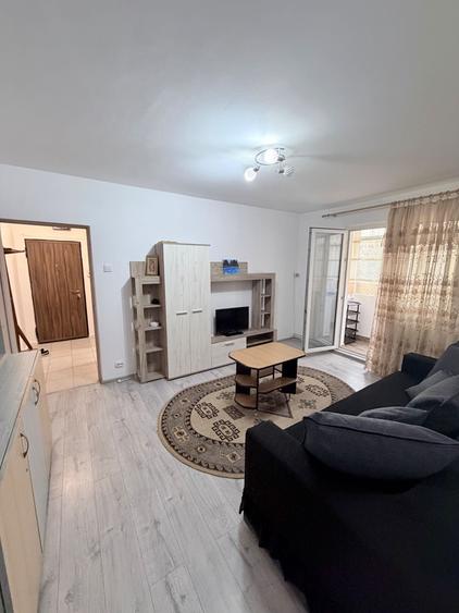 Apartament cu 2 camere semidecomandat în Vasile Aaron