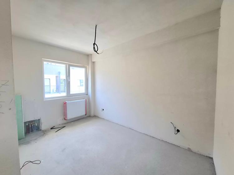 Apartament cu 2 camere semidecomandat în Florești