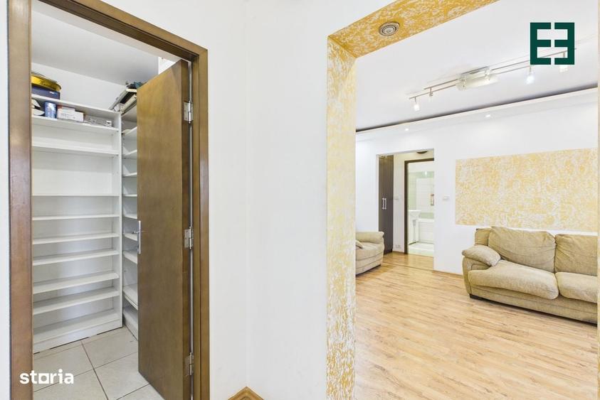 Apartament cu 4 camere semidecomandat în Micălaca