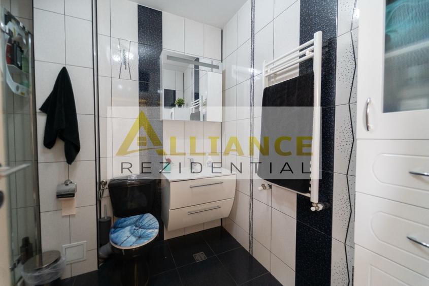 Casă cu 5 camere cu Canalizare în Ultracentral