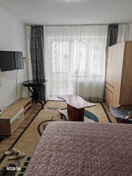 Garsonieră decomandată în Central