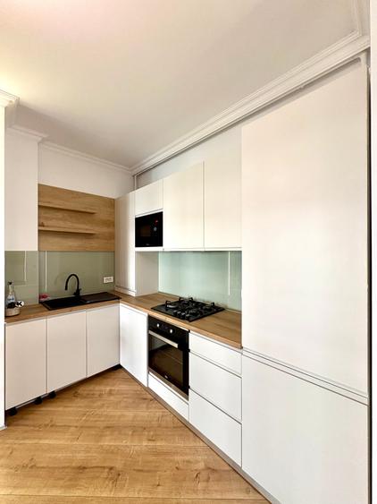 Apartament cu 3 camere semidecomandat, mobilat în Pipera