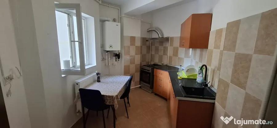 Apartament cu 2 camere decomandat în Sud