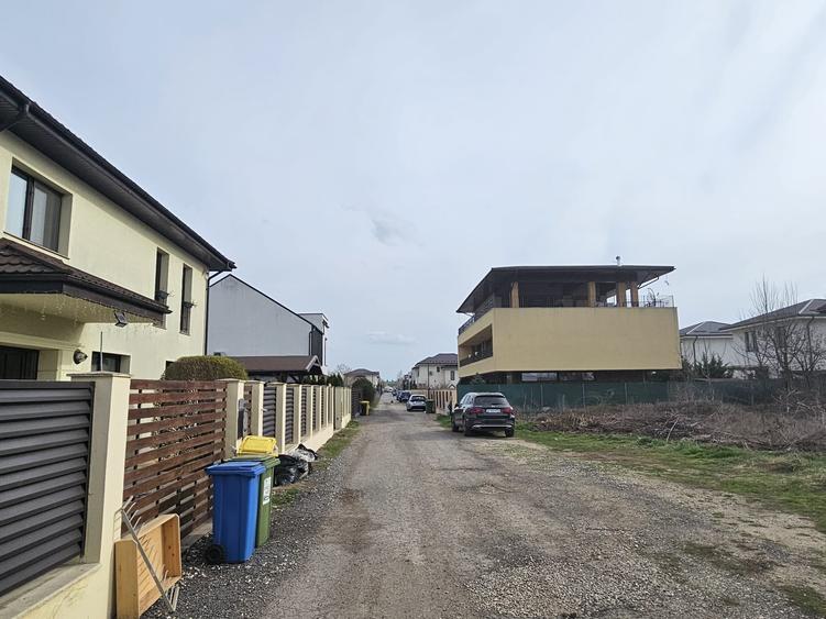Teren Construcții intravilan de 690 mp, în Odăi