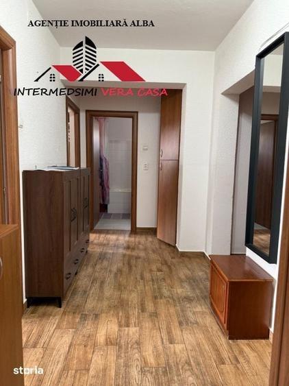 Apartament cu 3 camere decomandat în Cetate