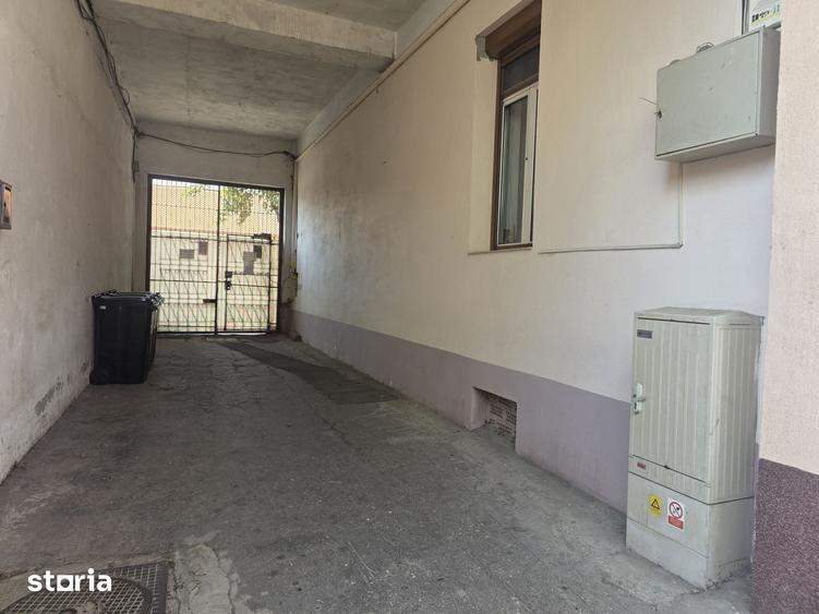 Apartament cu 2 camere semidecomandat în Tractorul