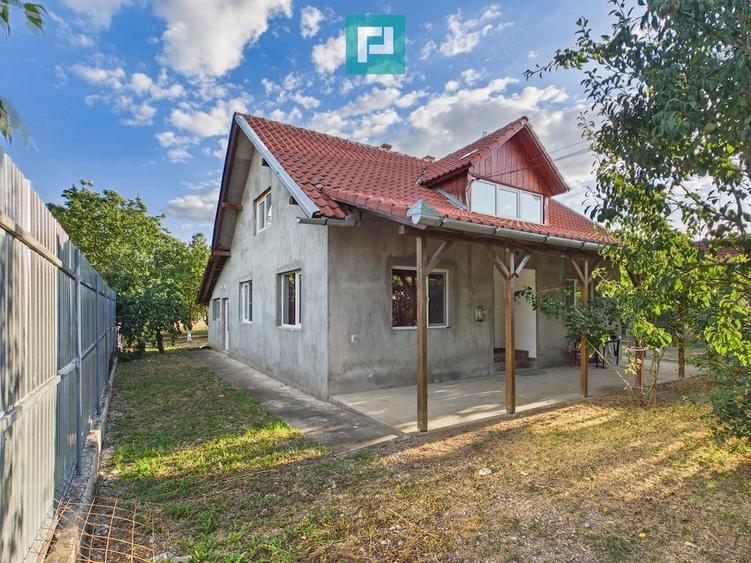 Casă cu 2 camere cu Teren 720 Mp în Șiria