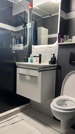 Apartament cu 2 camere semidecomandat, mobilat în Central