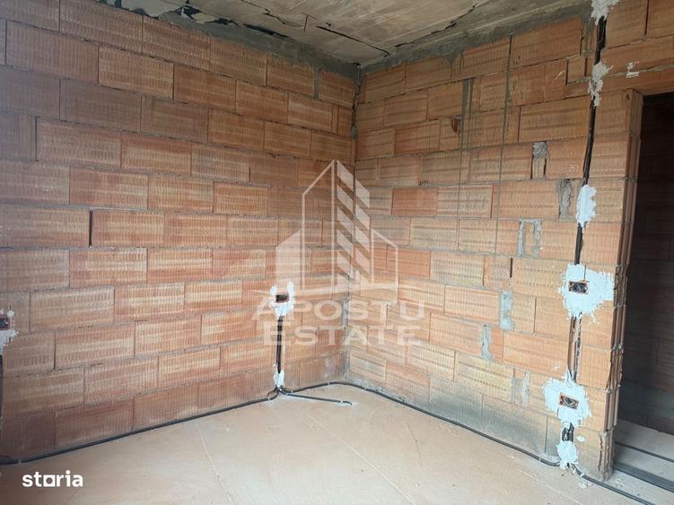 Casă cu 4 camere cu Teren 278 Mp în Bazoș