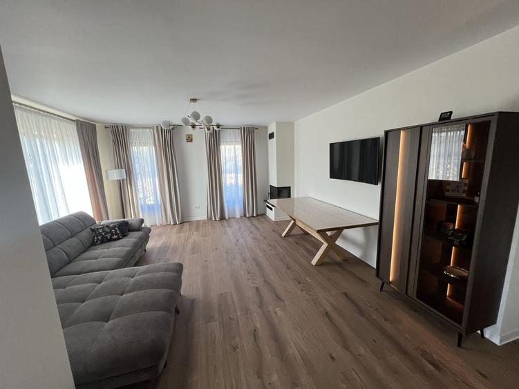 Casă cu 4 camere în Moara
