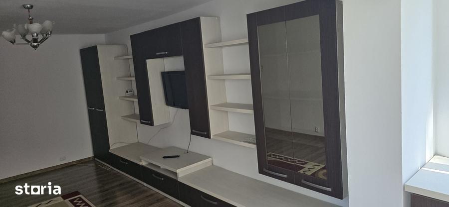 Apartament cu 3 camere decomandat în Mioriței