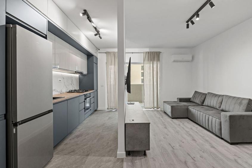 Apartament cu 2 camere semidecomandat, mobilat în Metalurgiei