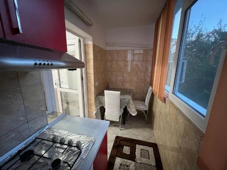 Apartament cu 3 camere decomandat în Faleza Nord