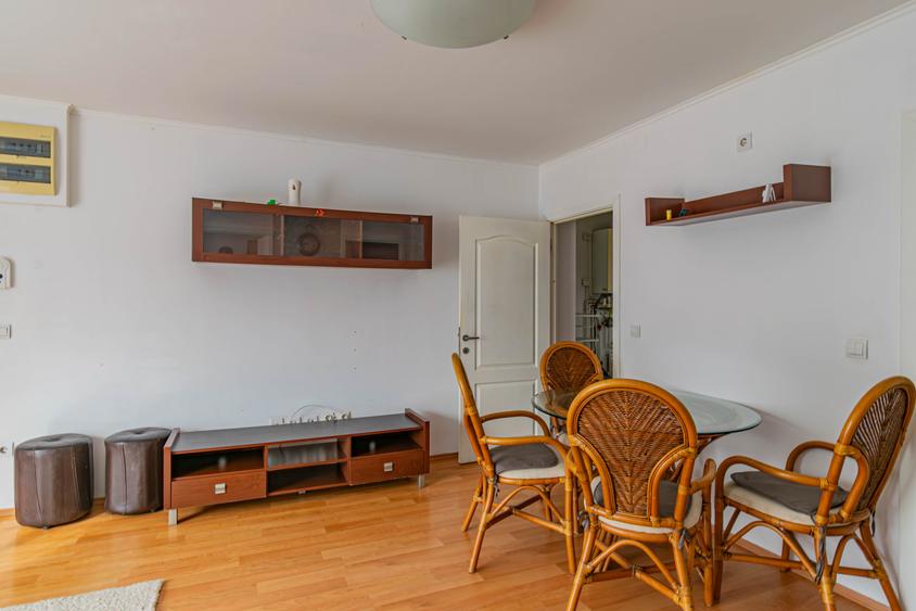 Apartament cu 3 camere decomandat în Corbeanca