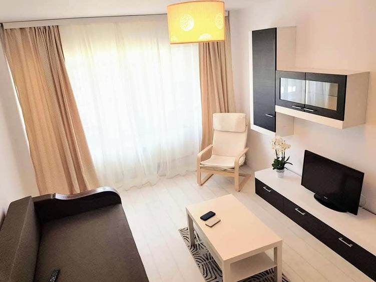 Apartament cu 2 camere decomandat, mobilat în Central
