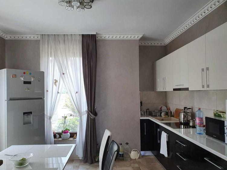 Casă cu 3 camere în Central