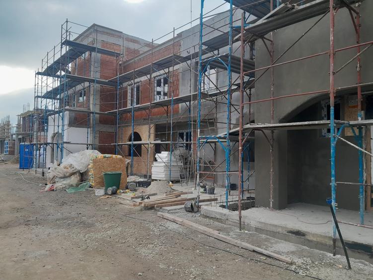 Duplex cu 4 camere cu Canalizare în Balotești