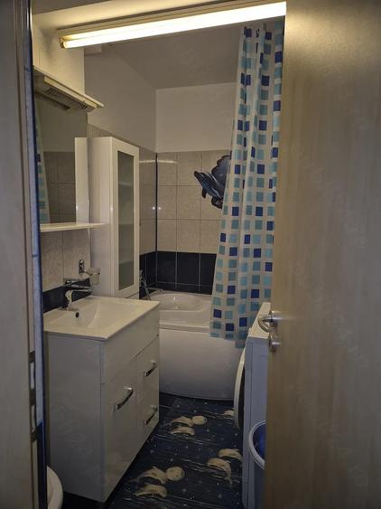 Apartament cu 3 camere decomandat în Troianu