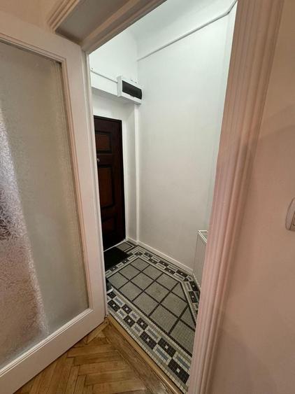 Apartament cu 3 camere circular în P-ța Unirii