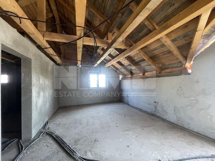CASA LA ROSU DIN CARAMIDA + GARAJ I 12,5 ARI I VICOV DE SUS I - 7