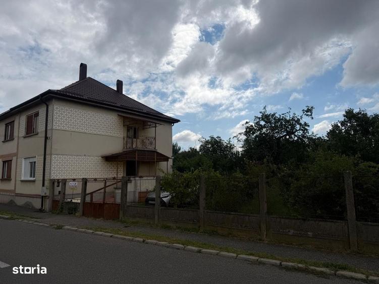 Casa de locuit S+P+1, Zona Titulescu - 9