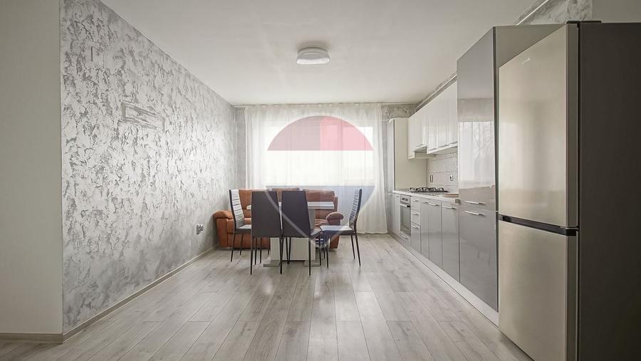Apartament cu 3 camere decomandat, mobilat în Tractorul
