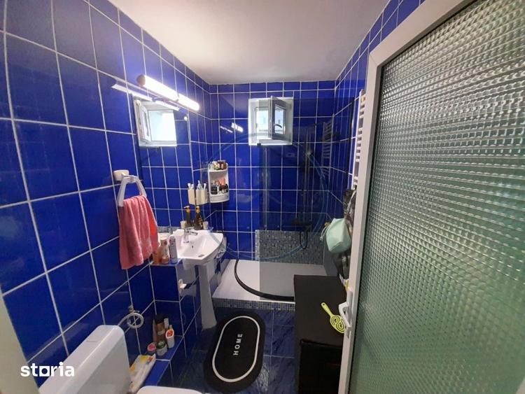 Apartament cu 3 camere semidecomandat, mobilat în Independenței