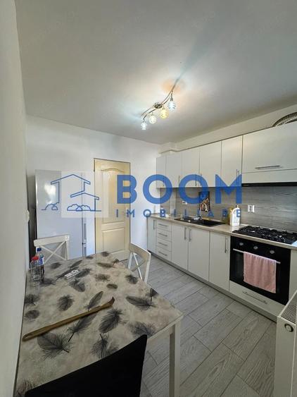 Apartament cu 3 camere decomandat în Căzănești (Râmnicu Vâlcea)