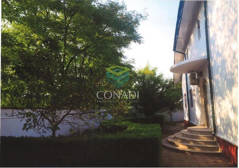 Casă individuală cu 6 camere cu Canalizare în Central