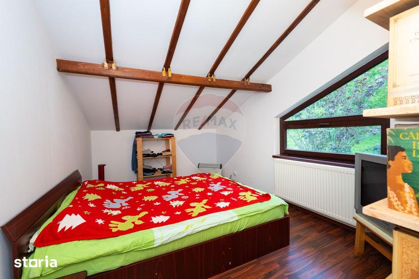 Casă cu 5 camere cu Teren 2340 Mp în Bălilești