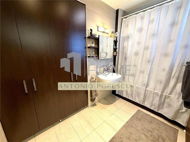 Apartament cu 4 camere decomandat, mobilat în Central